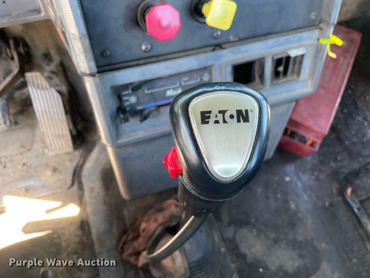 image for item OG9918 1998 Mack  CH613 semi truck