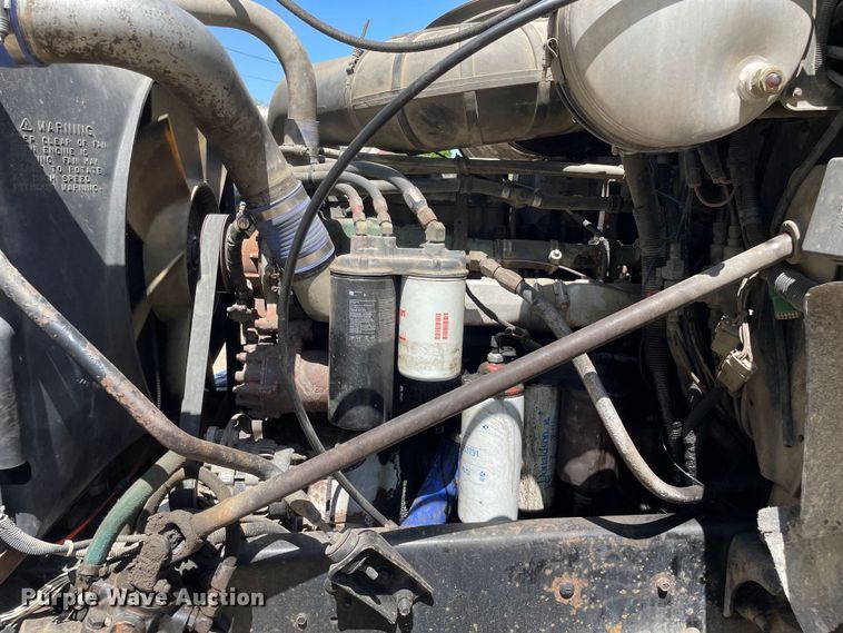 image for item OG9918 1998 Mack  CH613 semi truck