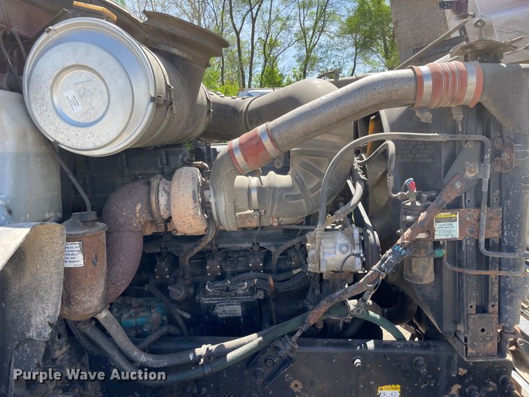 image for item OG9918 1998 Mack  CH613 semi truck