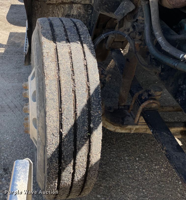 image for item OG9918 1998 Mack  CH613 semi truck