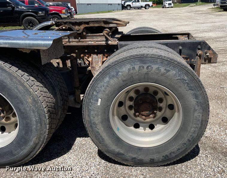 image for item OG9918 1998 Mack  CH613 semi truck