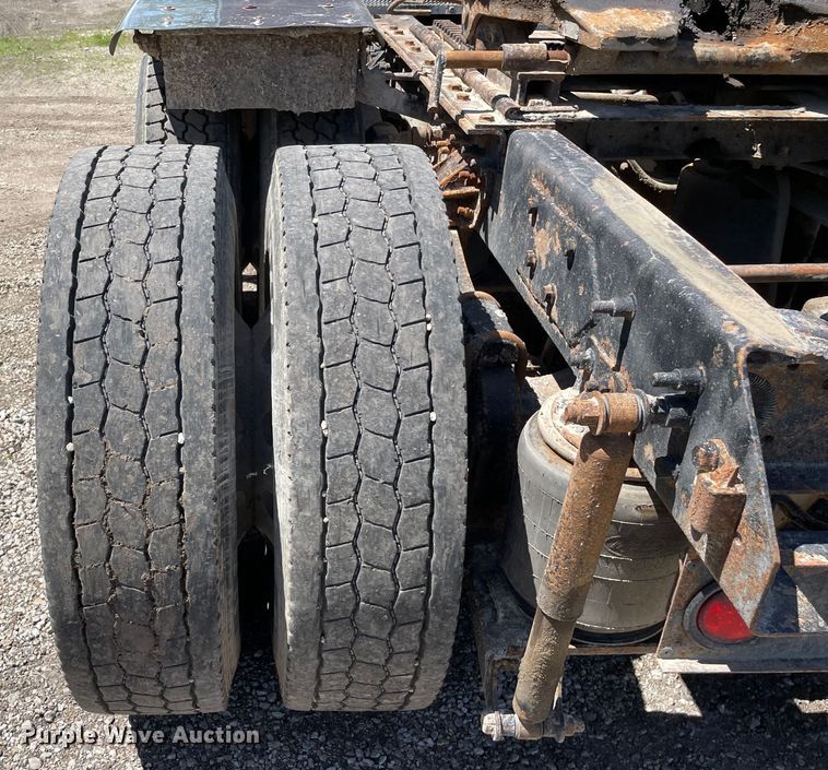 image for item OG9918 1998 Mack  CH613 semi truck