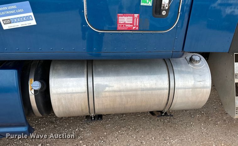 image for item OI9488 2018 Kenworth T680 semi truck