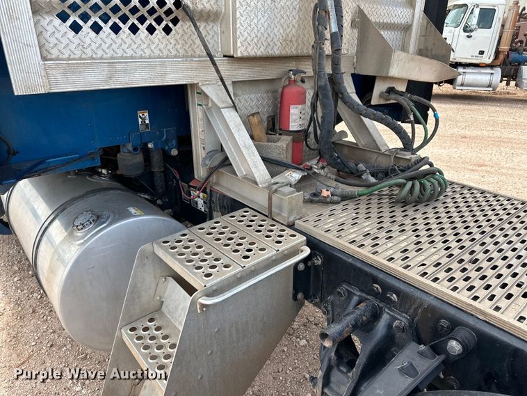 image for item OI9488 2018 Kenworth T680 semi truck