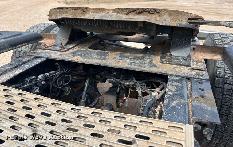 image for item OI9488 2018 Kenworth T680 semi truck