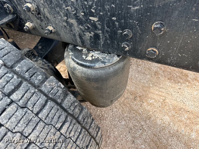 image for item OI9488 2018 Kenworth T680 semi truck