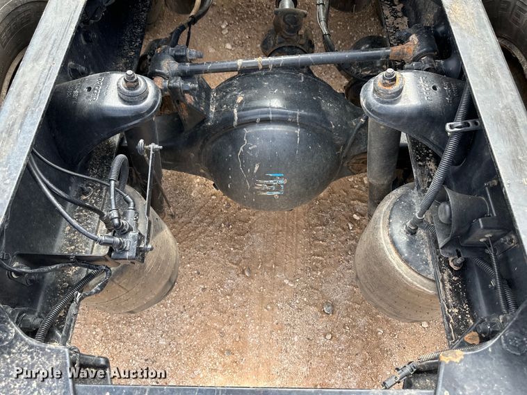 image for item OI9488 2018 Kenworth T680 semi truck