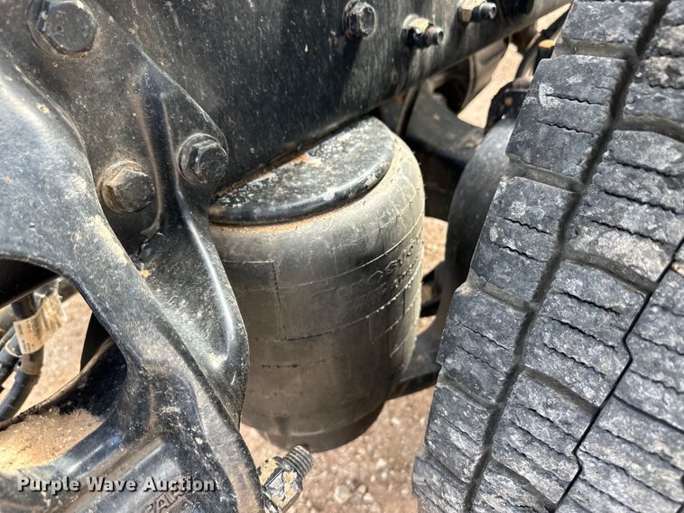 image for item OI9488 2018 Kenworth T680 semi truck