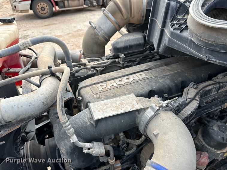 image for item OI9488 2018 Kenworth T680 semi truck