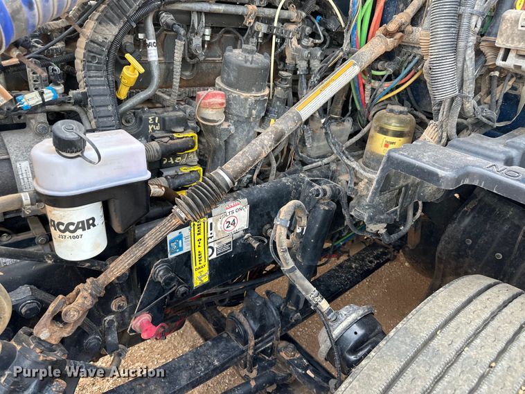 image for item OI9488 2018 Kenworth T680 semi truck