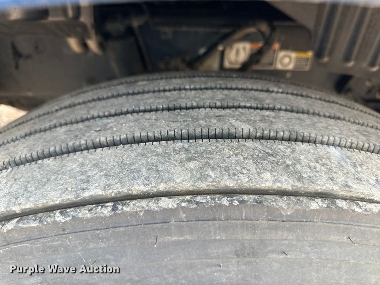 image for item OI9488 2018 Kenworth T680 semi truck