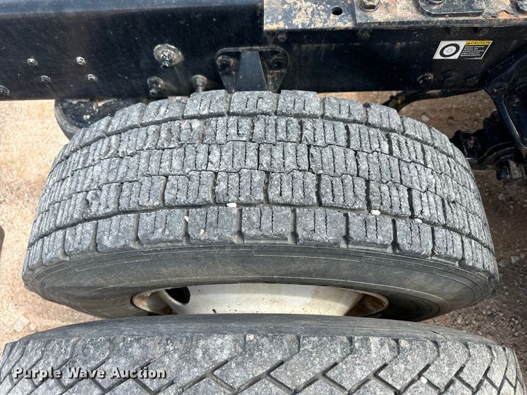 image for item OI9488 2018 Kenworth T680 semi truck