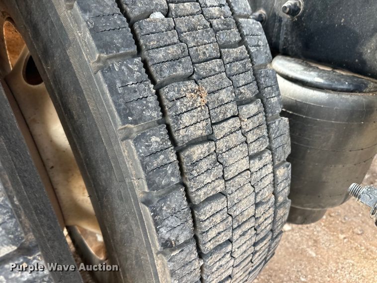 image for item OI9488 2018 Kenworth T680 semi truck