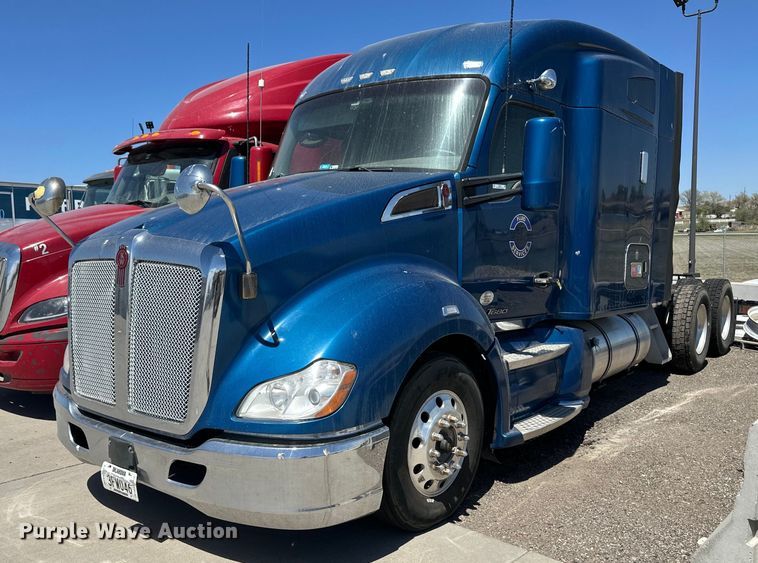 image for item OI9490 2018 Kenworth T680 semi truck