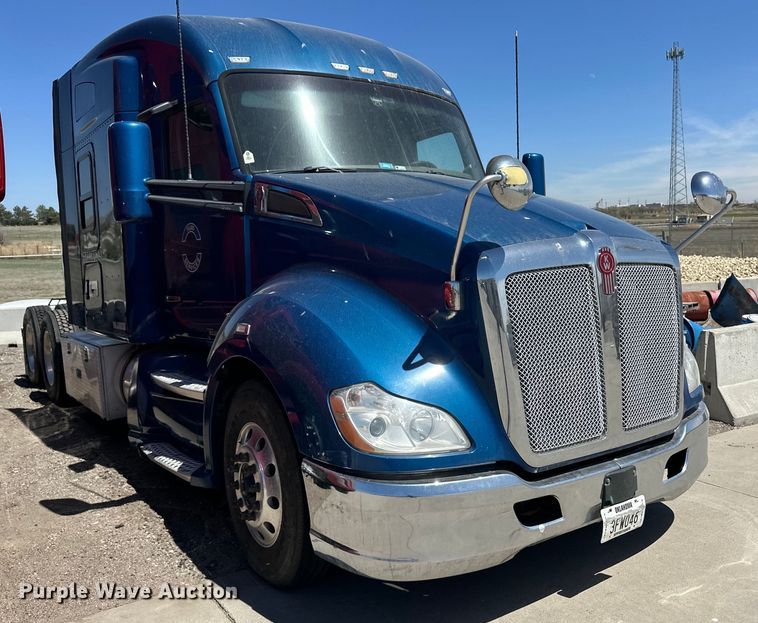 image for item OI9490 2018 Kenworth T680 semi truck