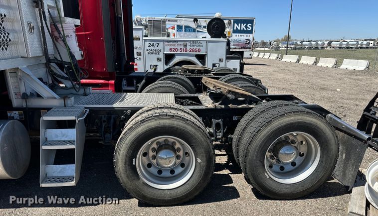 image for item OI9490 2018 Kenworth T680 semi truck