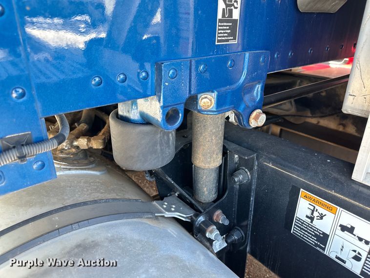 image for item OI9490 2018 Kenworth T680 semi truck