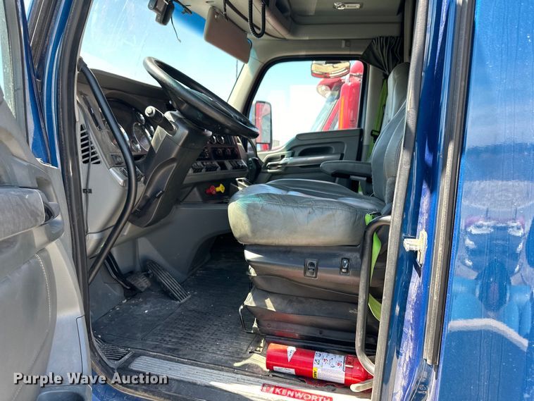 image for item OI9490 2018 Kenworth T680 semi truck