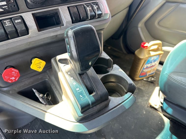 image for item OI9490 2018 Kenworth T680 semi truck