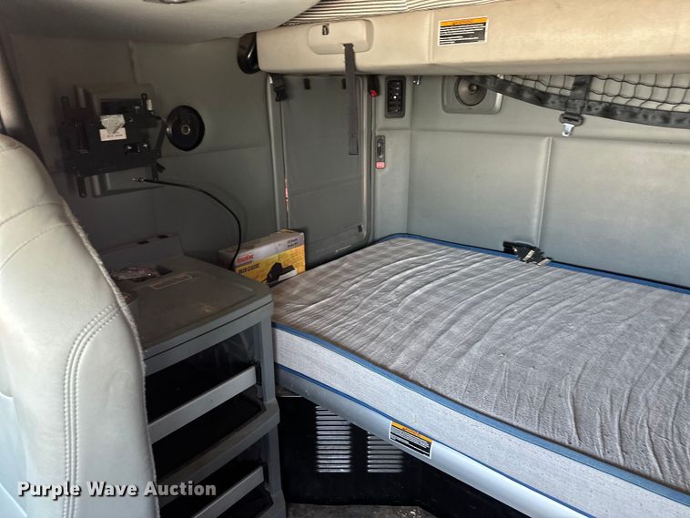 image for item OI9490 2018 Kenworth T680 semi truck