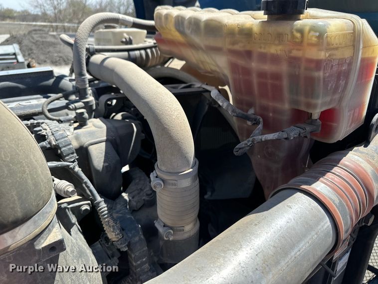 image for item OI9490 2018 Kenworth T680 semi truck