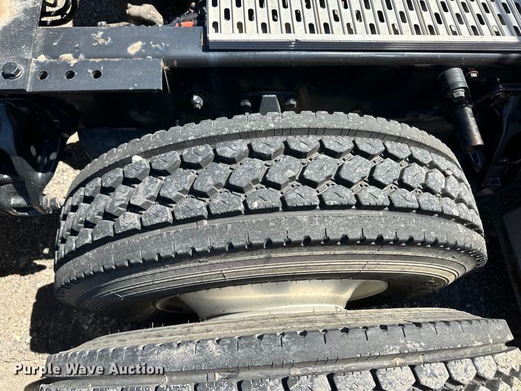 image for item OI9490 2018 Kenworth T680 semi truck