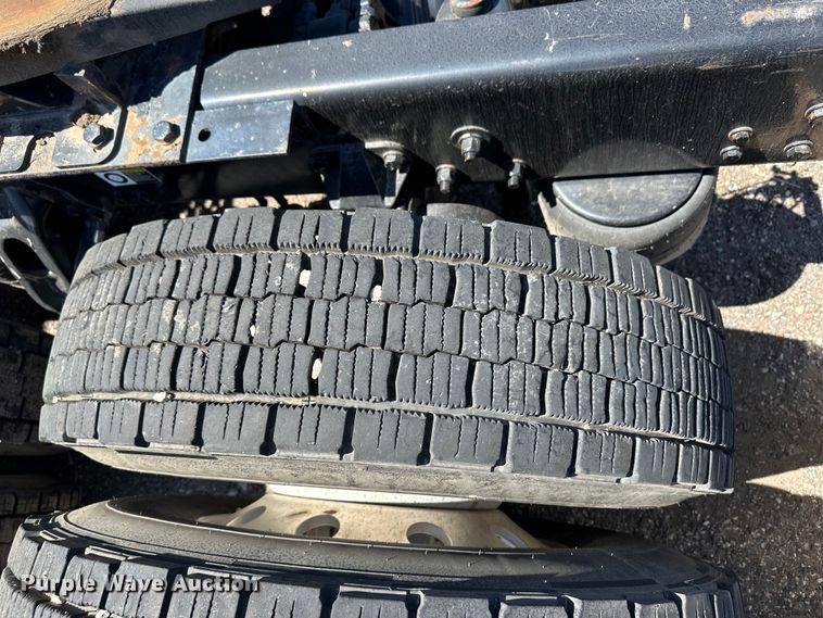 image for item OI9490 2018 Kenworth T680 semi truck