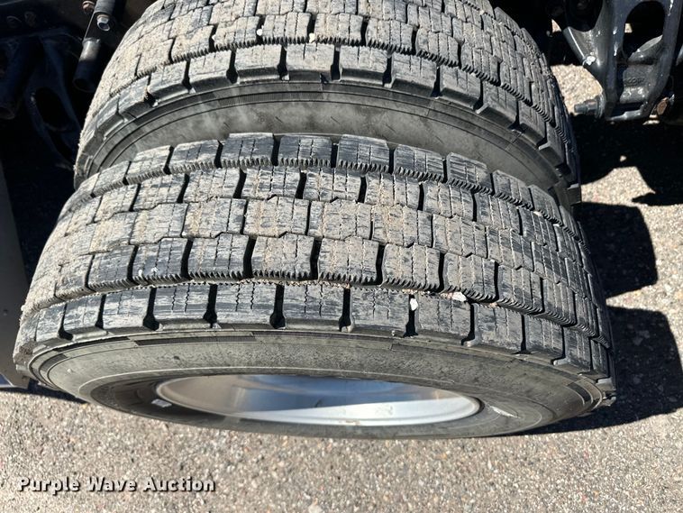 image for item OI9490 2018 Kenworth T680 semi truck