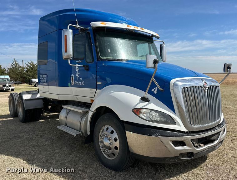 image for item OI9498 2011 International Prostar Plus semi truck