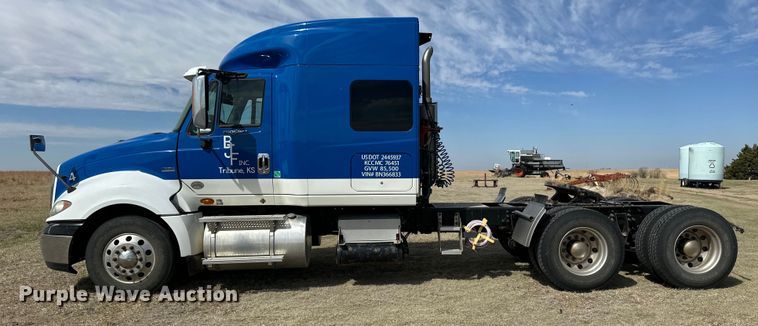 image for item OI9498 2011 International Prostar Plus semi truck