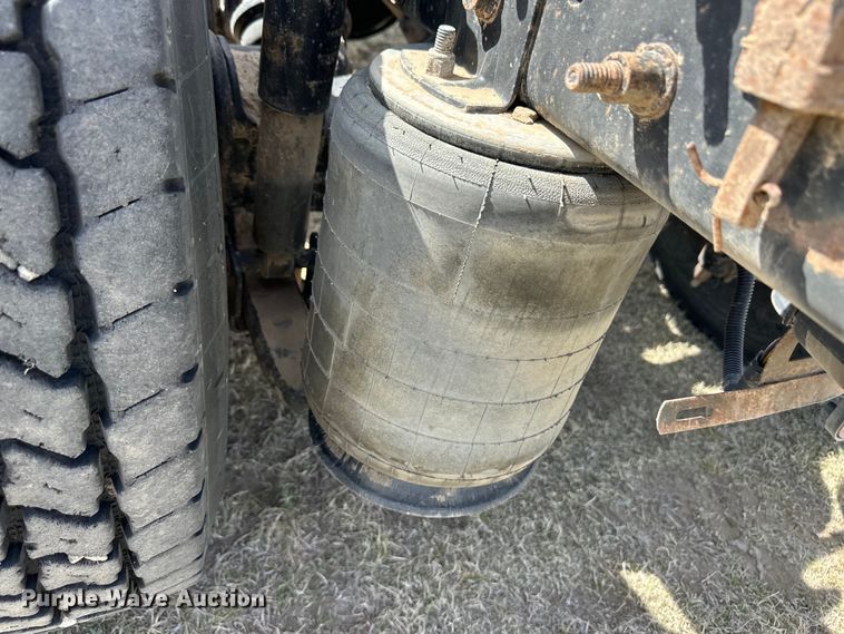 image for item OI9498 2011 International Prostar Plus semi truck