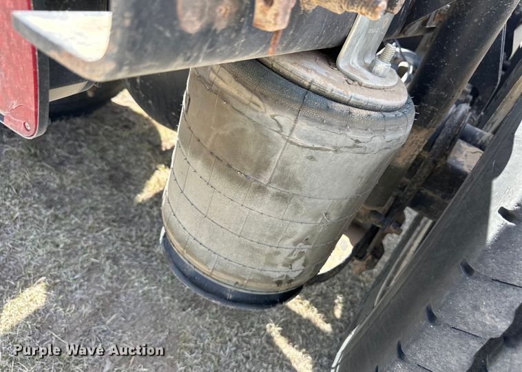 image for item OI9498 2011 International Prostar Plus semi truck