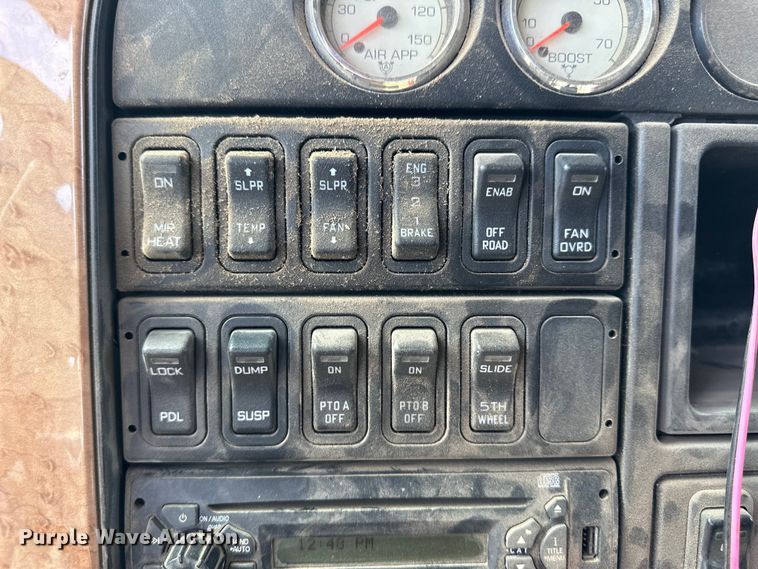 image for item OI9498 2011 International Prostar Plus semi truck