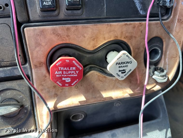 image for item OI9498 2011 International Prostar Plus semi truck