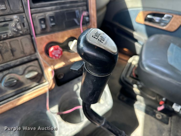 image for item OI9498 2011 International Prostar Plus semi truck