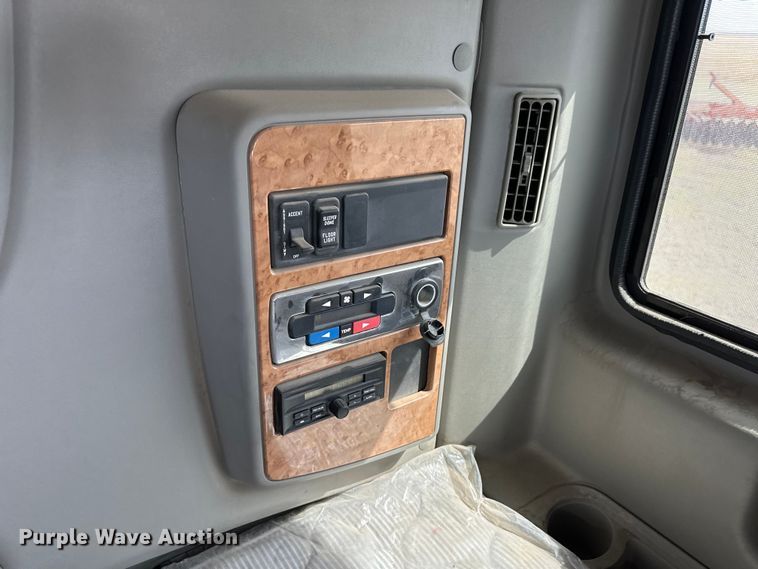 image for item OI9498 2011 International Prostar Plus semi truck