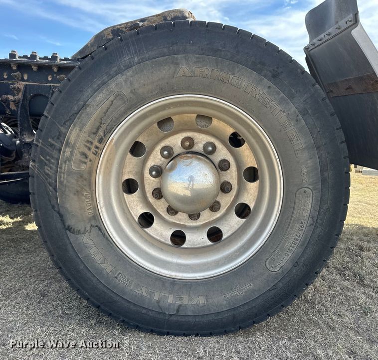 image for item OI9498 2011 International Prostar Plus semi truck