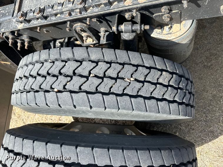 image for item OI9498 2011 International Prostar Plus semi truck