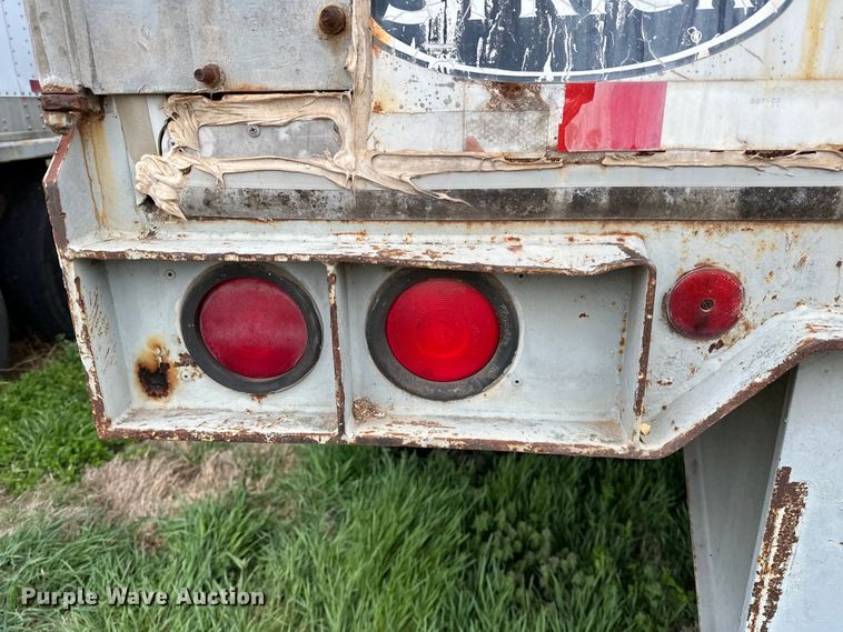 image for item OM9358 1990 Strick dry van trailer