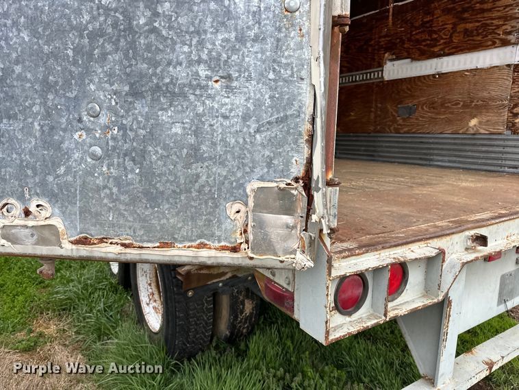 image for item OM9358 1990 Strick dry van trailer