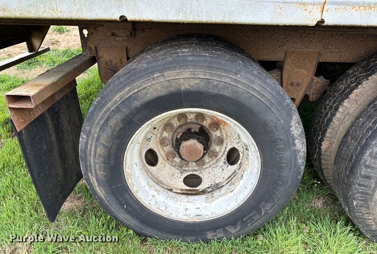 image for item OM9358 1990 Strick dry van trailer