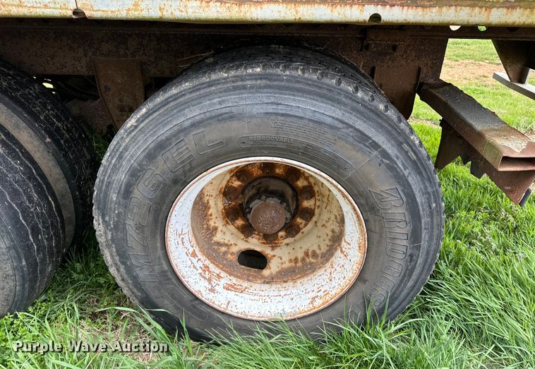 image for item OM9358 1990 Strick dry van trailer