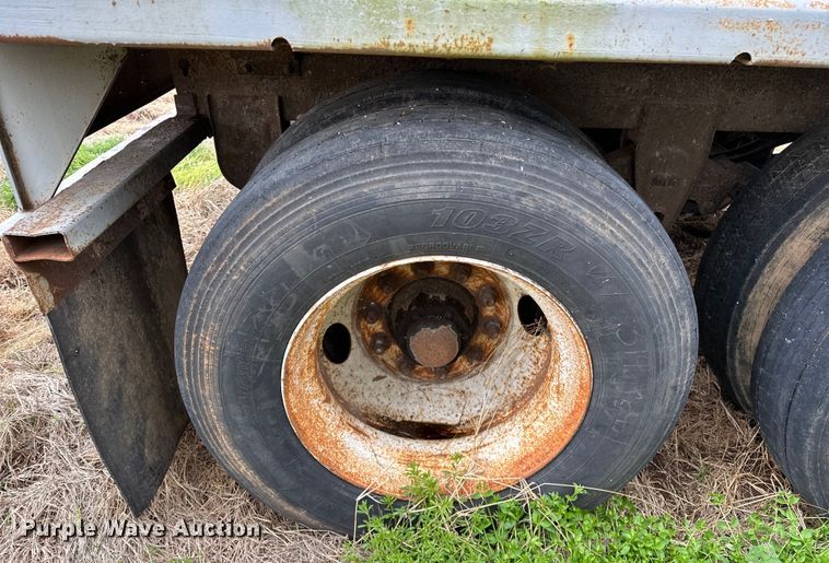 image for item OM9359 1990 Strick dry van trailer