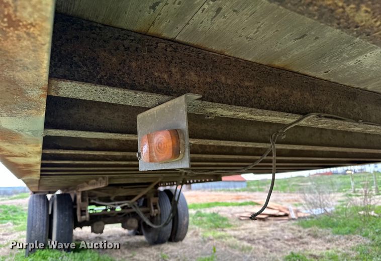 image for item OM9360 1990 Strick dry van trailer