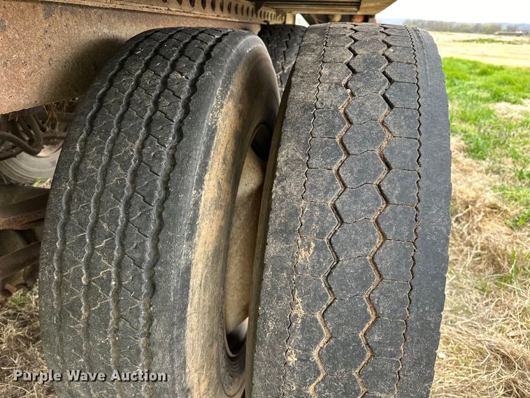 image for item OM9360 1990 Strick dry van trailer