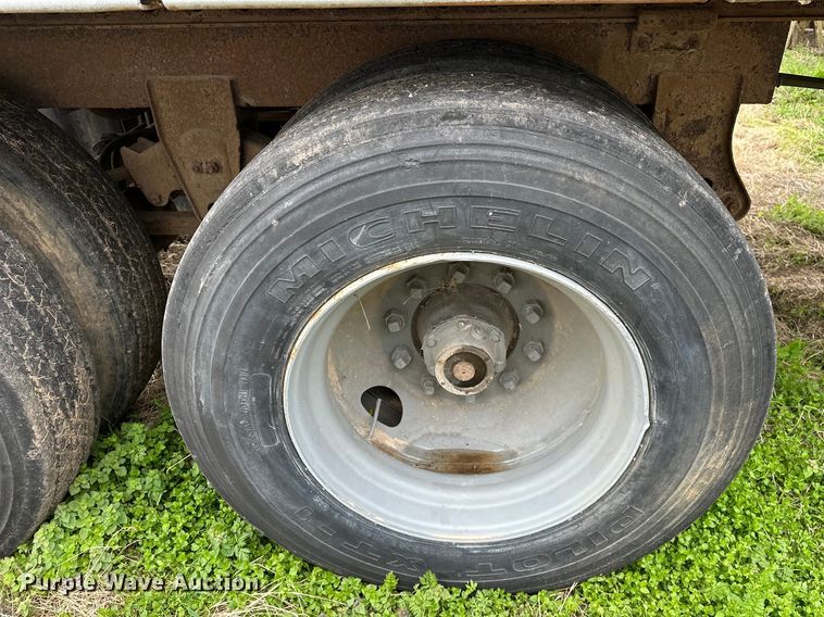 image for item OM9360 1990 Strick dry van trailer