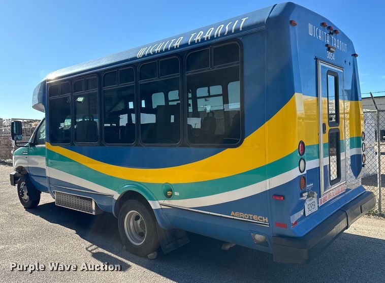 image for item DK7424 2016 Eldorado Aerotech Ford 220 shuttle bus