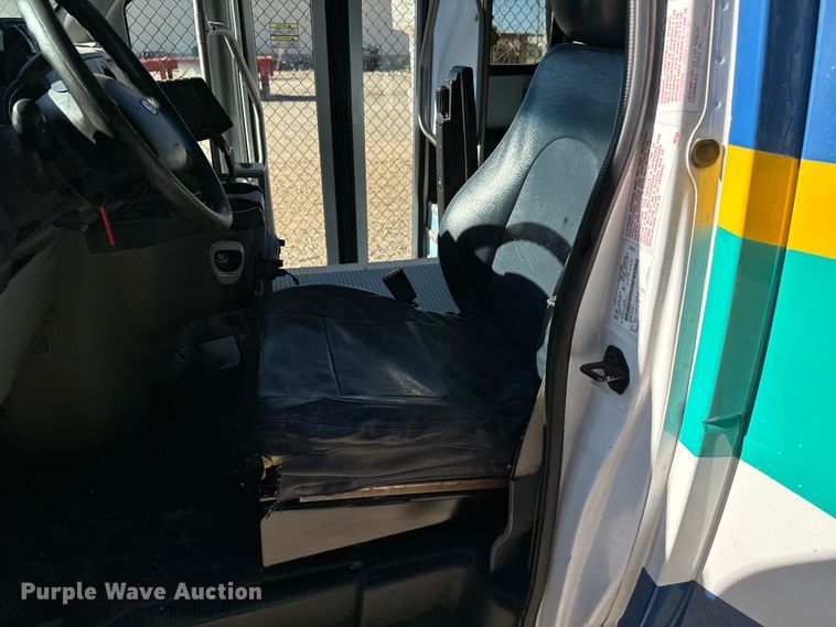 image for item DK7424 2016 Eldorado Aerotech Ford 220 shuttle bus