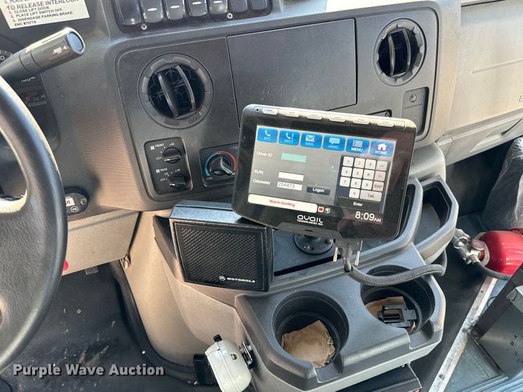 image for item DK7424 2016 Eldorado Aerotech Ford 220 shuttle bus