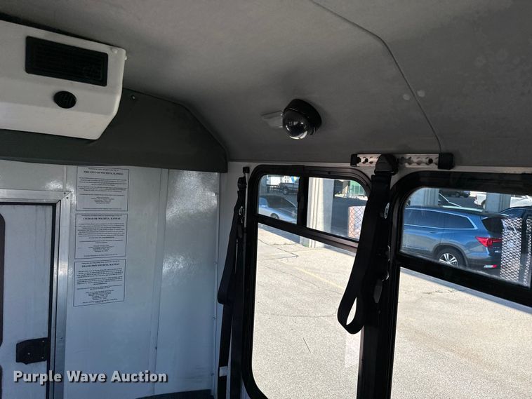 image for item DK7424 2016 Eldorado Aerotech Ford 220 shuttle bus